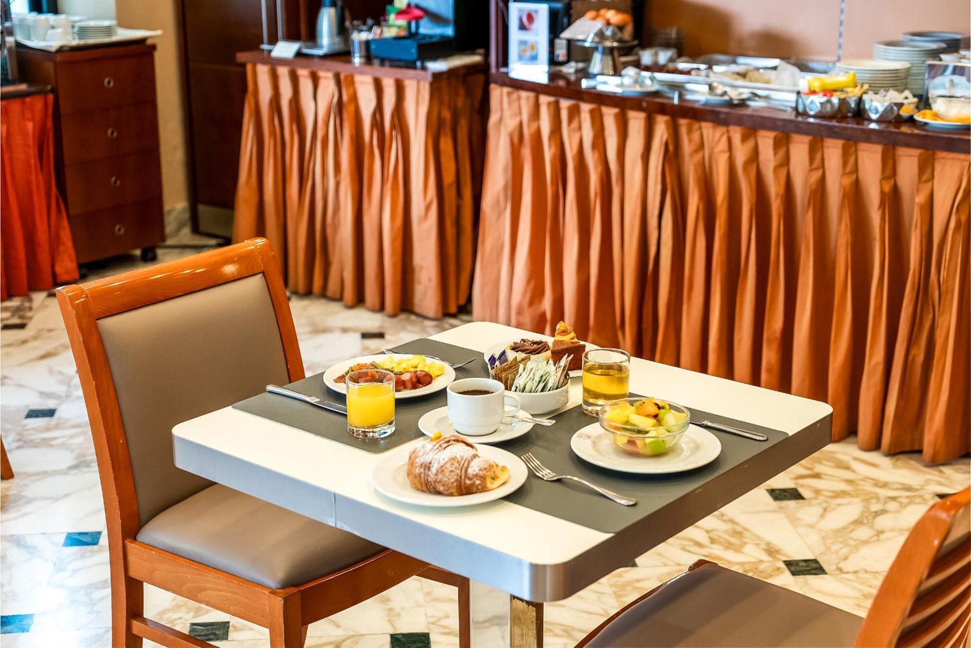 Abacus Hotel Sesto San Giovanni Luaran gambar