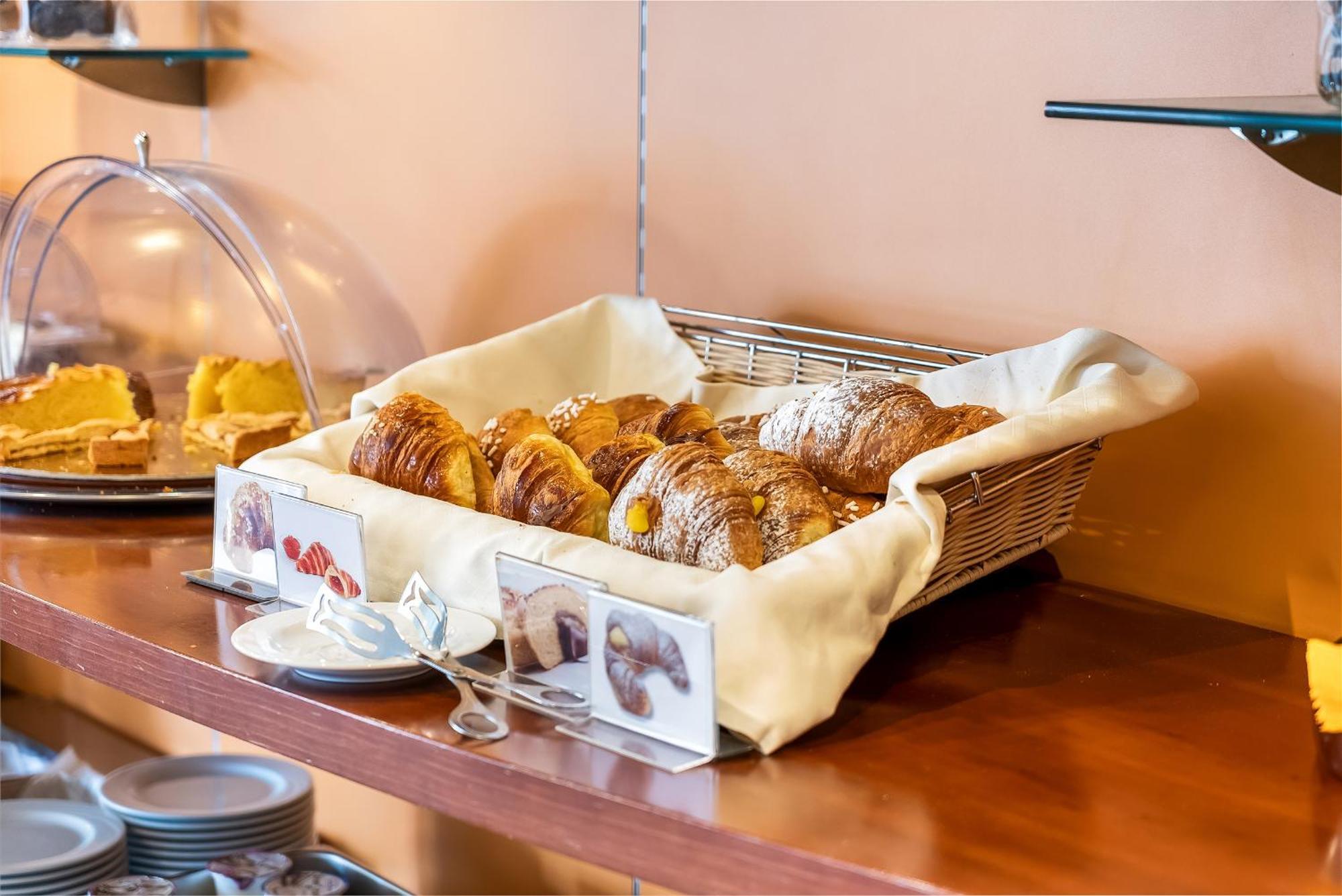 Abacus Hotel Sesto San Giovanni Luaran gambar